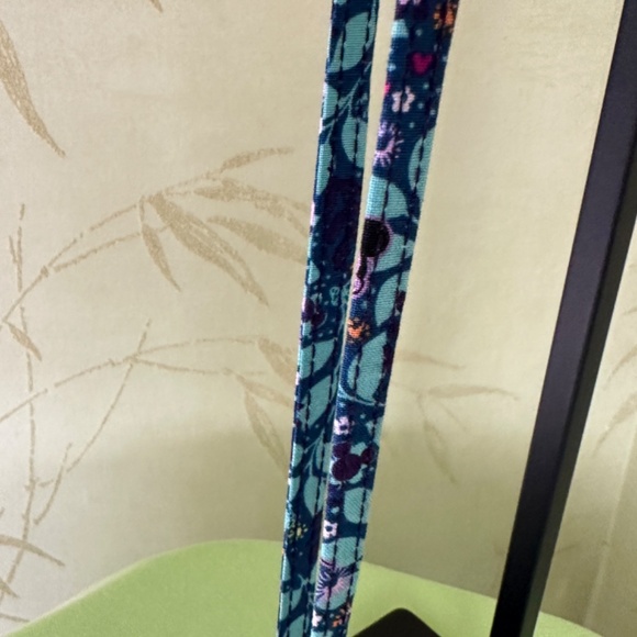 VERA BRADLEY DISNEY BREAKAWAY LANYARD:NWT MICKEY & MINNIE'S VINE FLORAL - Picture 6 of 11